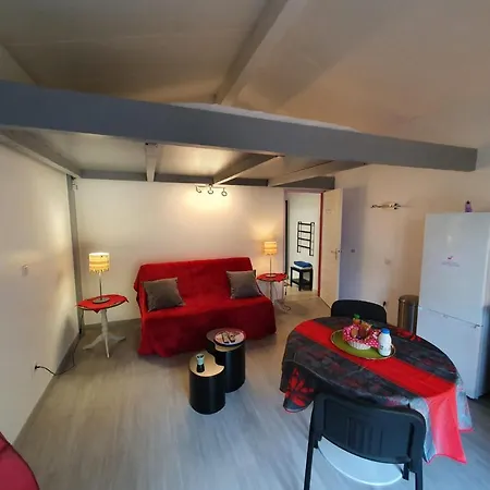 A Carreyrat Calme Et Verdoyant