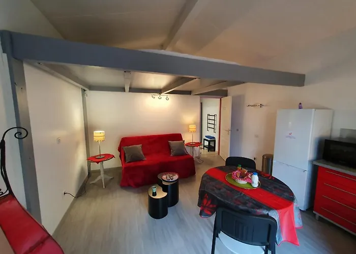 A Carreyrat Calme Et Verdoyant