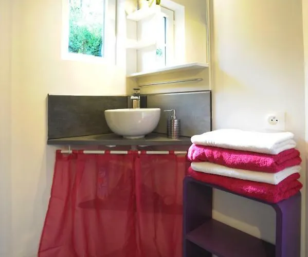 A Carreyrat Calme Et Verdoyant דירה *