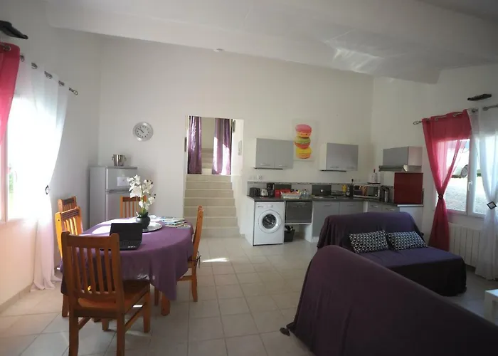 A Carreyrat Calme Et Verdoyant דירה