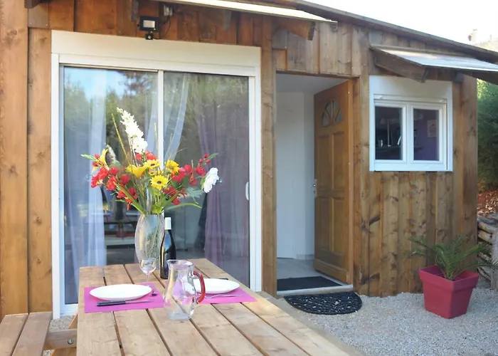 A Carreyrat Calme Et Verdoyant