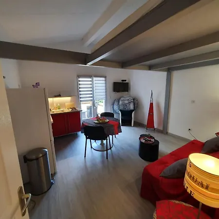 A Carreyrat Calme Et Verdoyant *