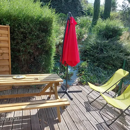 A Carreyrat Calme Et Verdoyant Apartmán *