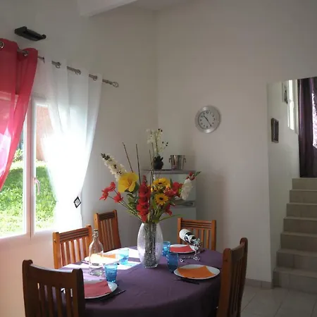 A Carreyrat Calme Et Verdoyant Apartment *
