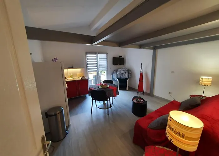 A Carreyrat Calme Et Verdoyant *